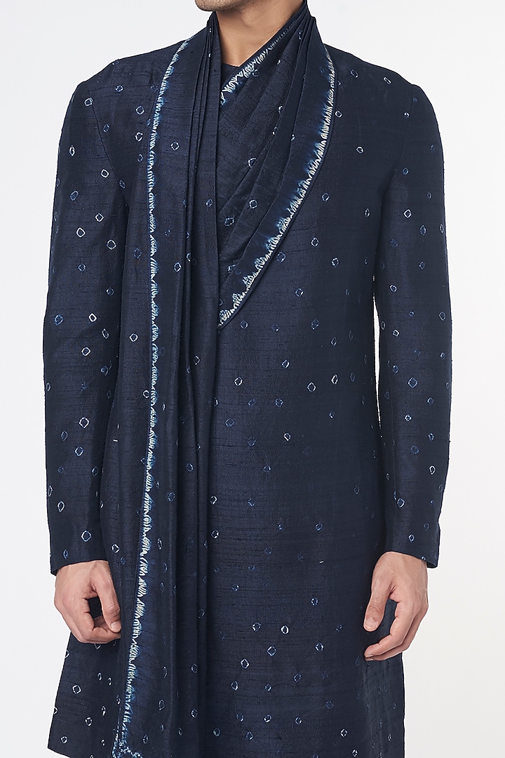 Blue Silk Printed Kurta Set by Divyam Mehta Men at Pernia's Pop Up Shop