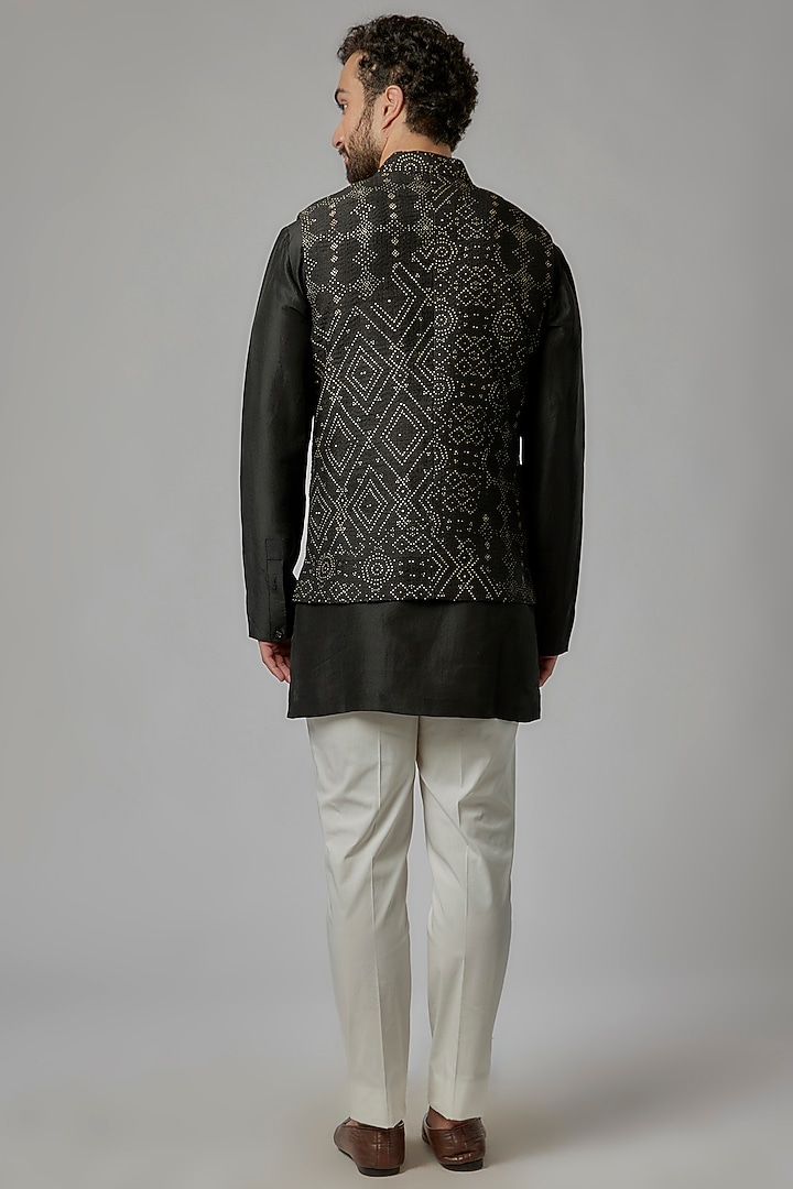 Black Raw Silk Printed Bundi Set by Divyam Mehta Men at Pernia's Pop Up Shop