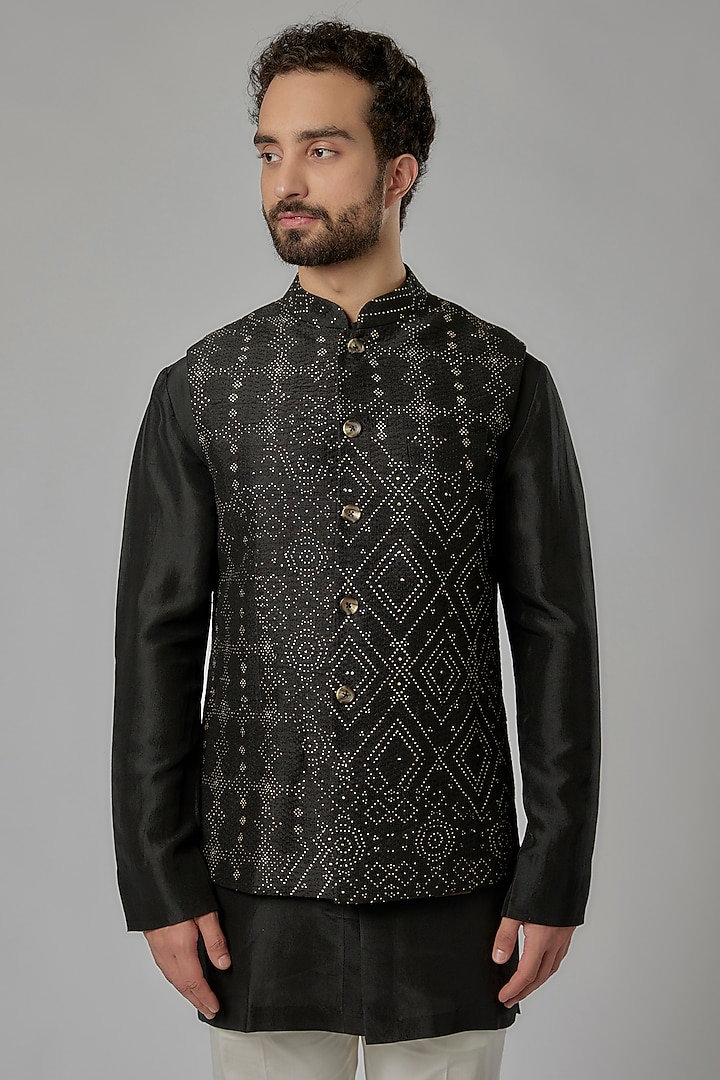 Black Raw Silk Printed Bundi Set by Divyam Mehta Men at Pernia's Pop Up Shop