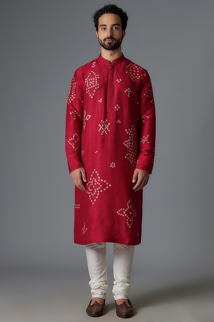 Red Raw Silk Shibori Printed Kurta Set by Divyam Mehta Men at Pernia's Pop Up Shop