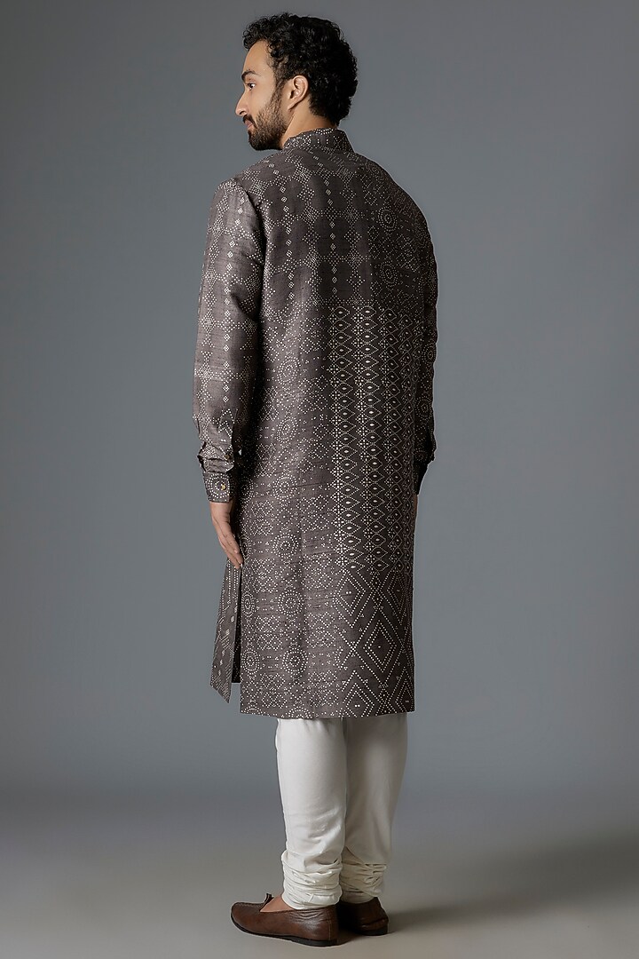 Grey Raw Silk Printed Kurta Set by Divyam Mehta Men at Pernia's Pop Up Shop