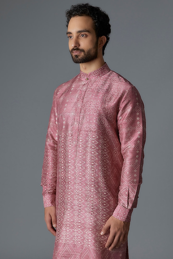 Pink Raw Silk Printed Kurta Set by Divyam Mehta Men at Pernia's Pop Up Shop