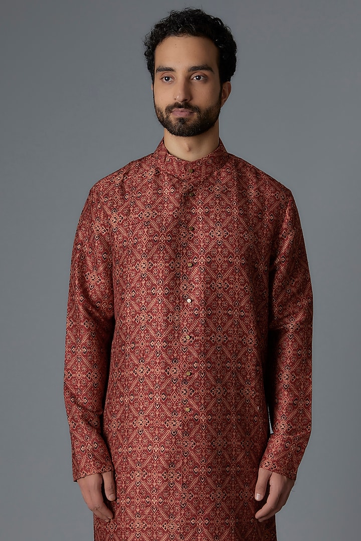 Red Raw Silk Printed Kurta Set by Divyam Mehta Men at Pernia's Pop Up Shop