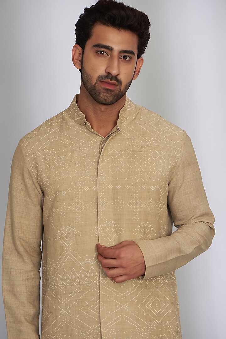 Ecru Matka Silk Printed Kurta Set by Divyam Mehta Men at Pernia's Pop Up Shop