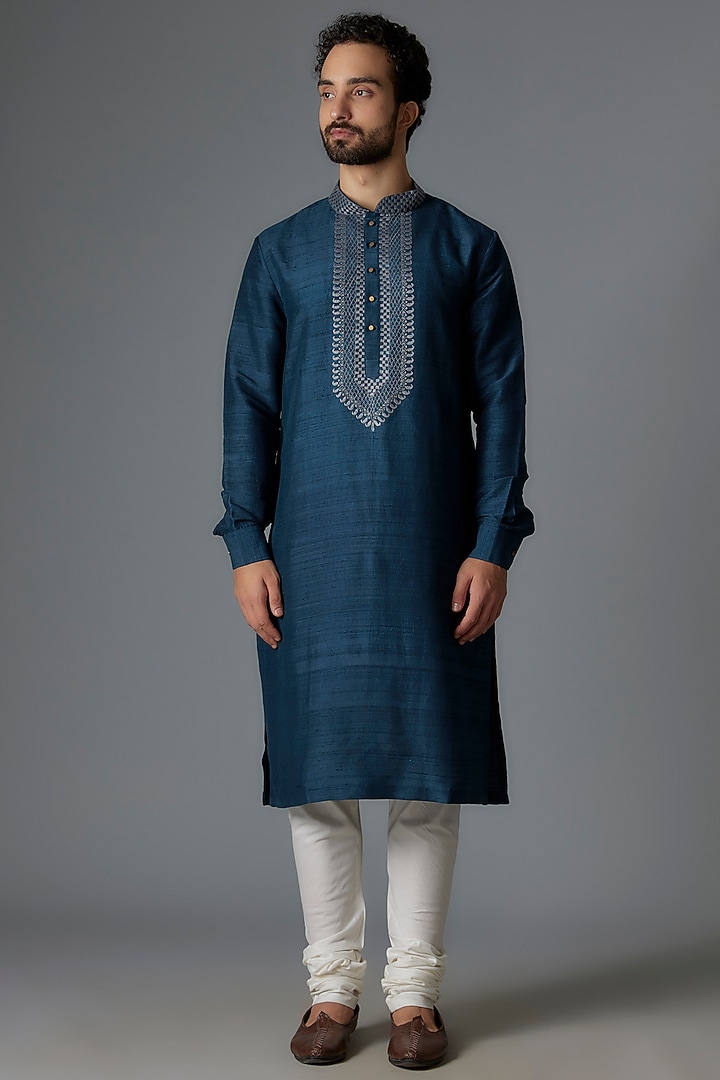 Dark Indigo Raw Silk Kurta Set by Divyam Mehta Men at Pernia's Pop Up Shop