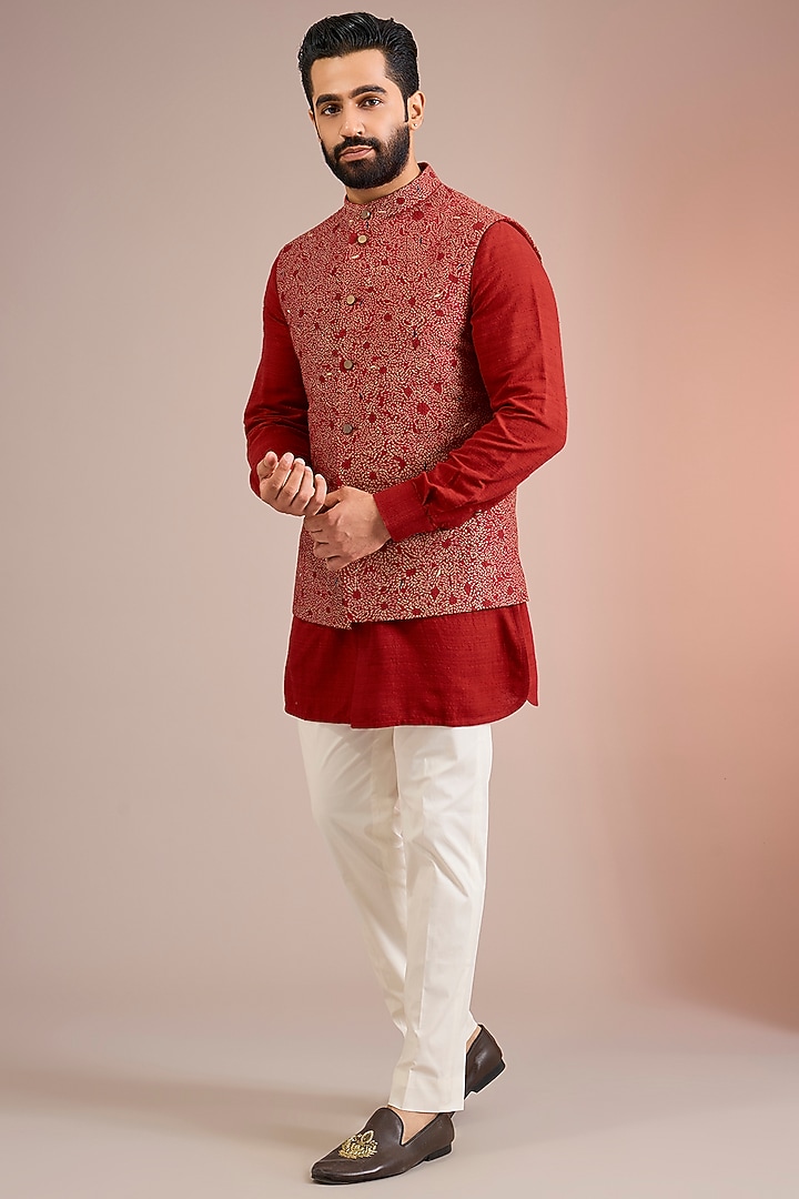 Red Mulberry Silk Bundi Jacket Set by Divyam Mehta Men at Pernia's Pop Up Shop