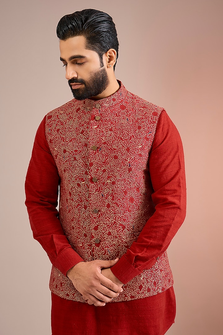 Red Mulberry Silk Bundi Jacket Set by Divyam Mehta Men at Pernia's Pop Up Shop