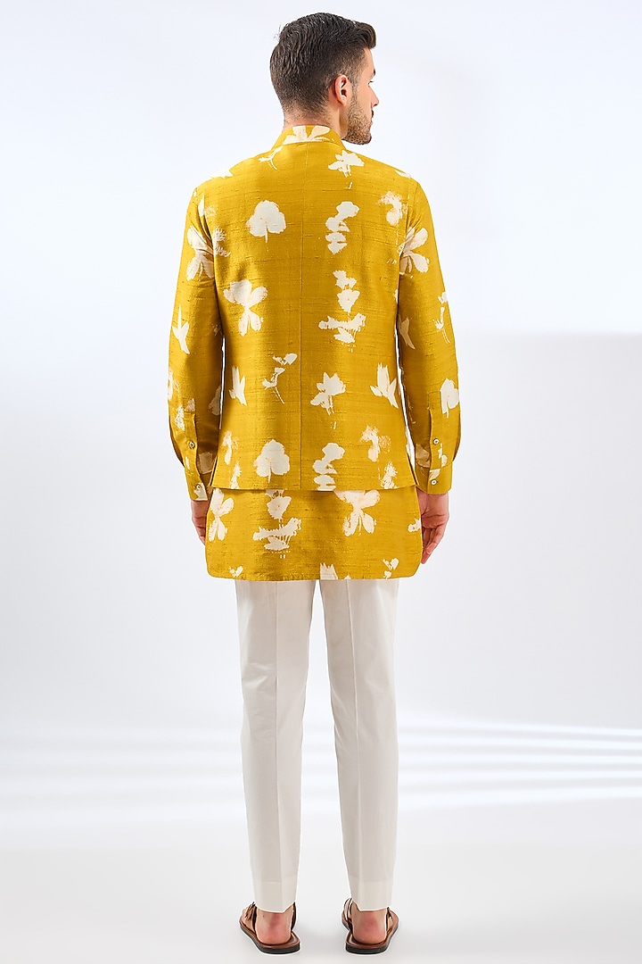 Haldi Yellow Silk Digital Printed Bundi Jacket Set by Divyam Mehta Men at Pernia's Pop Up Shop