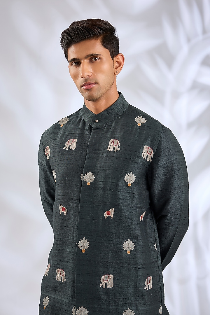 Bottle Green Matka Silk Kurta Set by Divyam Mehta Men at Pernia's Pop Up Shop