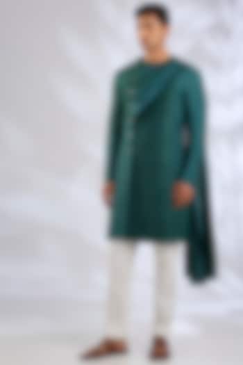 Bottle Green Matka Silk Kurta Set by Divyam Mehta Men at Pernia's Pop Up Shop
