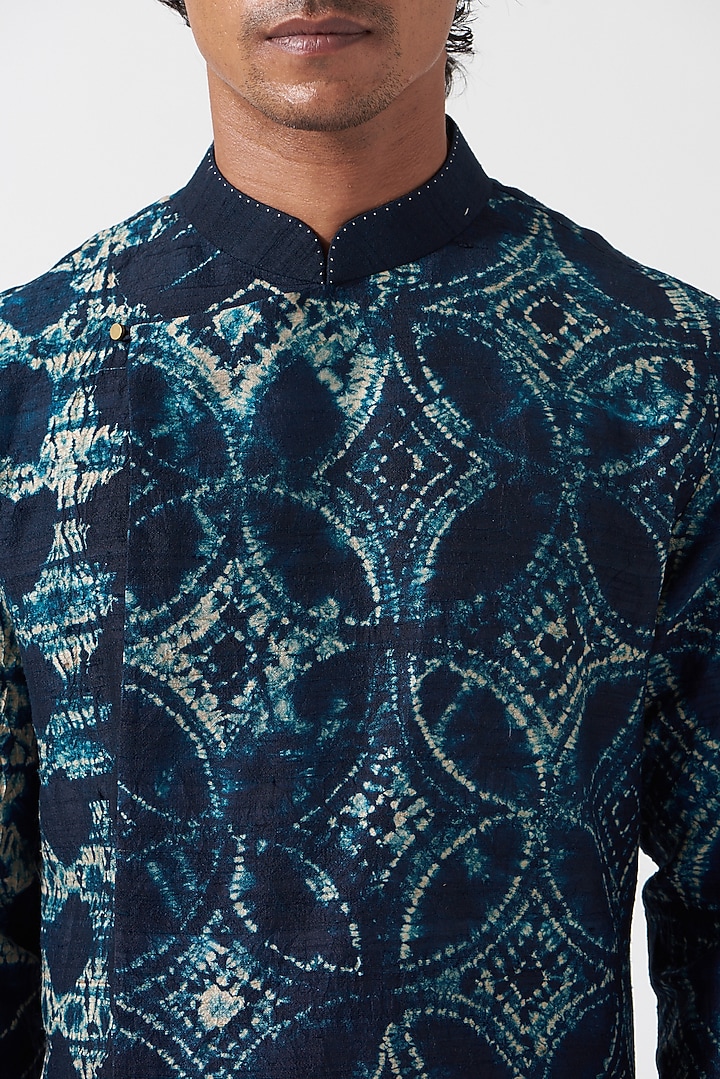 Blue Raw Silk Shibori Printed Kurta Set by Divyam Mehta Men at Pernia's Pop Up Shop