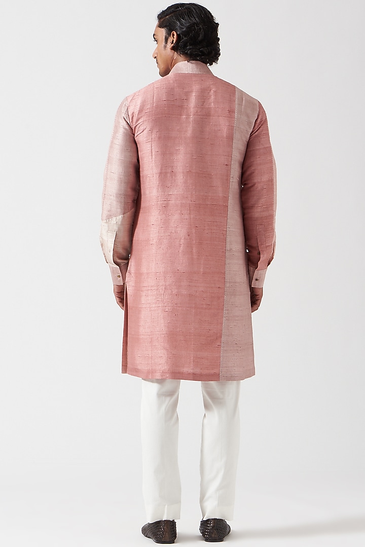 Antique Pink Raw Silk Color-Blocked Kurta Set by Divyam Mehta Men at Pernia's Pop Up Shop