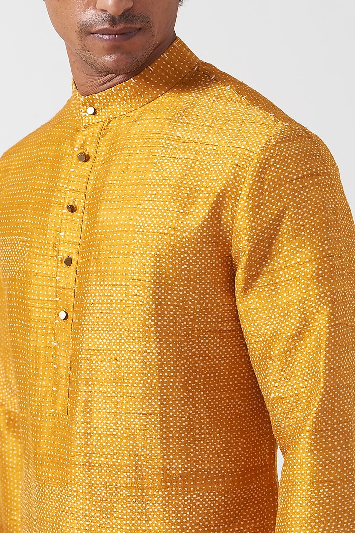Soft Yellow Rayon Mirror Embroidered Kurta Set by Divyam Mehta Men at Pernia's Pop Up Shop