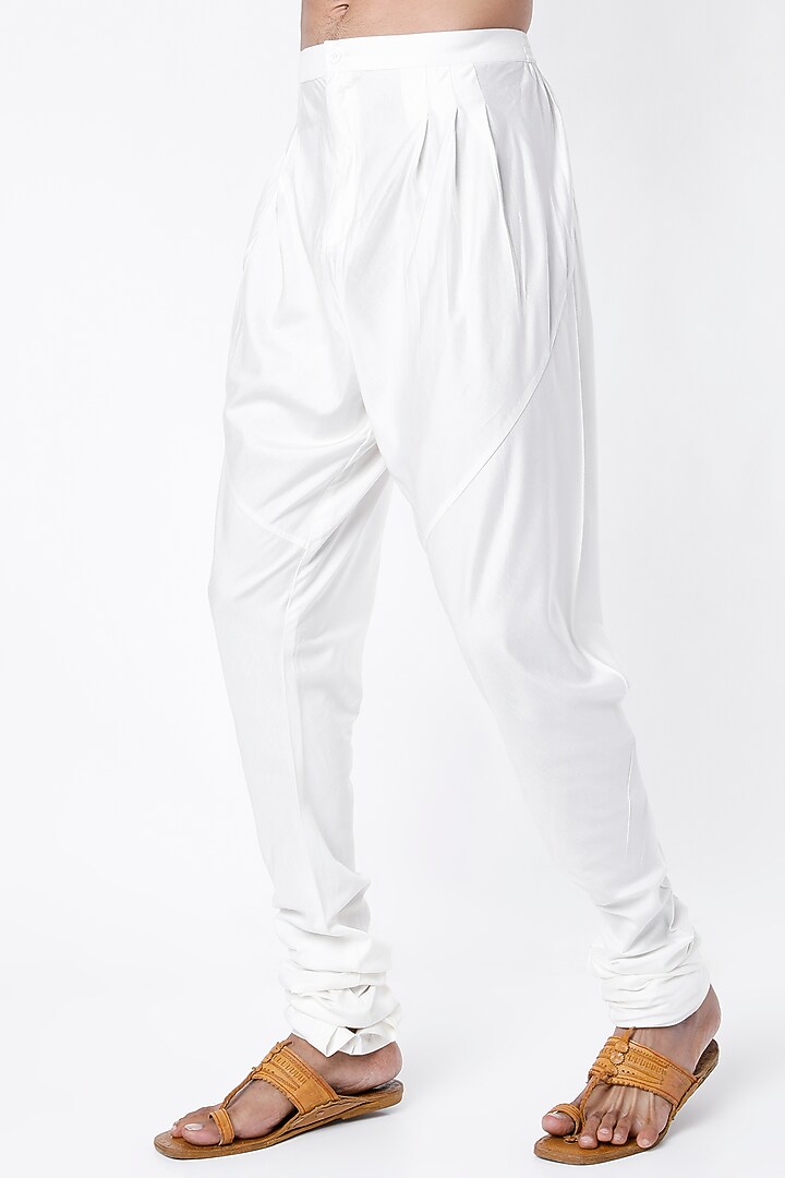 Grey Raw Silk Embroidered Kurta Set by Divyam Mehta Men at Pernia's Pop Up Shop