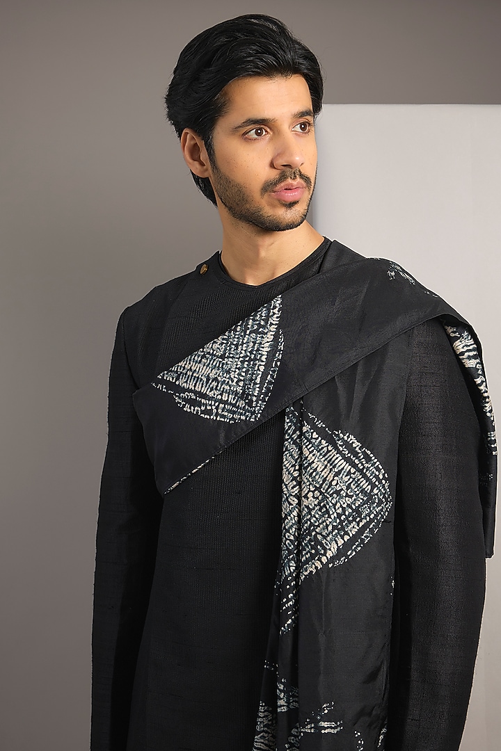 Black Raw Silk Kurta Set by Divyam Mehta Men at Pernia's Pop Up Shop