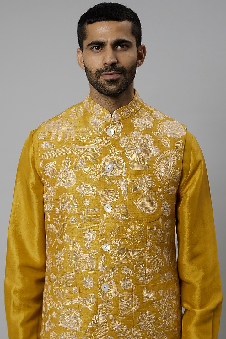 Haldi Yellow Raw Silk Embroidered Bundi Jacket Set by Divyam Mehta Men at Pernia's Pop Up Shop