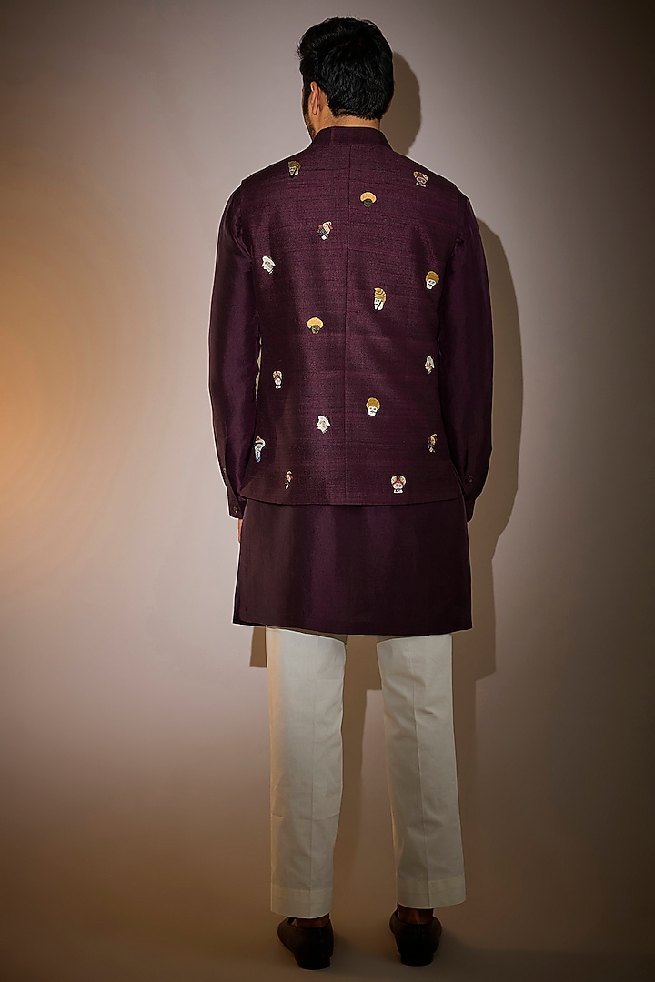 Falsa Raw Silk Embroidered Bundi Jacket Set by Divyam Mehta Men at Pernia's Pop Up Shop