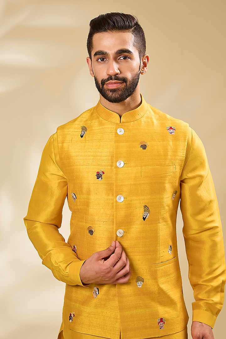 Haldi Yellow Silk Digital Printed Bundi Set by Divyam Mehta Men at Pernia's Pop Up Shop