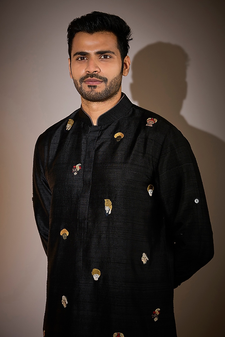 Black Raw Silk & Katan Silk Embroidered Kurta Set by Divyam Mehta Men at Pernia's Pop Up Shop
