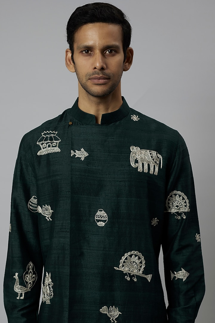 Bottle Green Raw Silk Embroidered Kurta Set by Divyam Mehta Men at Pernia's Pop Up Shop