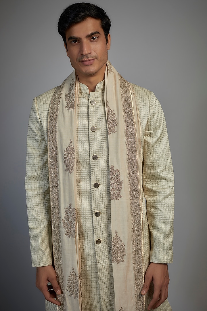 Ivory Matka Silk Embroidered Dupatta by Divyam Mehta Men at Pernia's Pop Up Shop