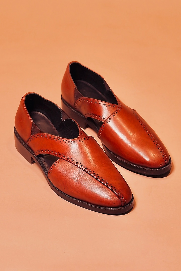 Red Leather Peshawari Shoes by Dmodot