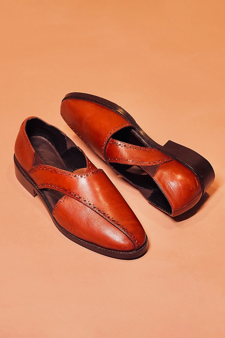 Red Leather Peshawari Shoes by Dmodot at Pernia's Pop Up Shop