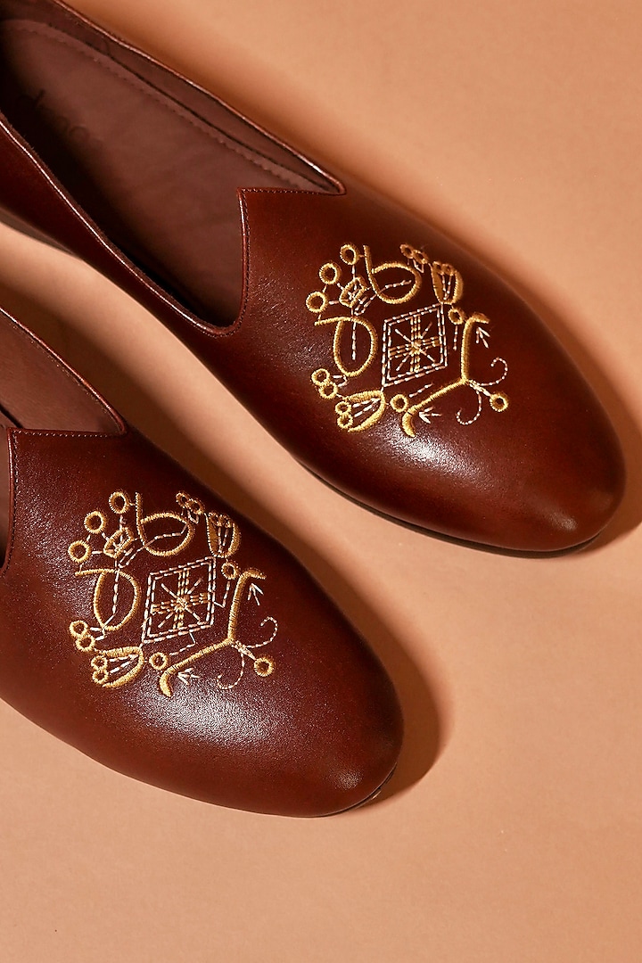 Brown Full Grain Leather Hand Embroidered Mojaris by Dmodot at Pernia's Pop Up Shop