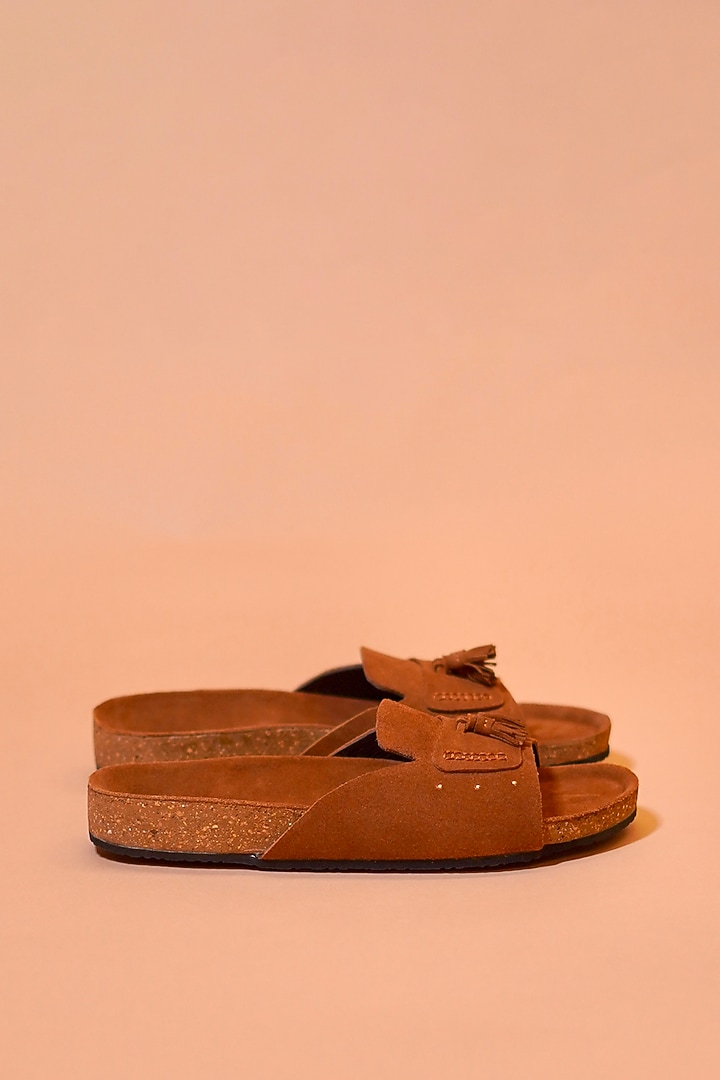 Tan Textured Milled Leather Chappals by Dmodot at Pernia's Pop Up Shop