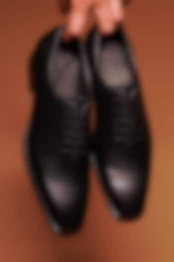 Black Leather Oxford Shoes by Dmodot