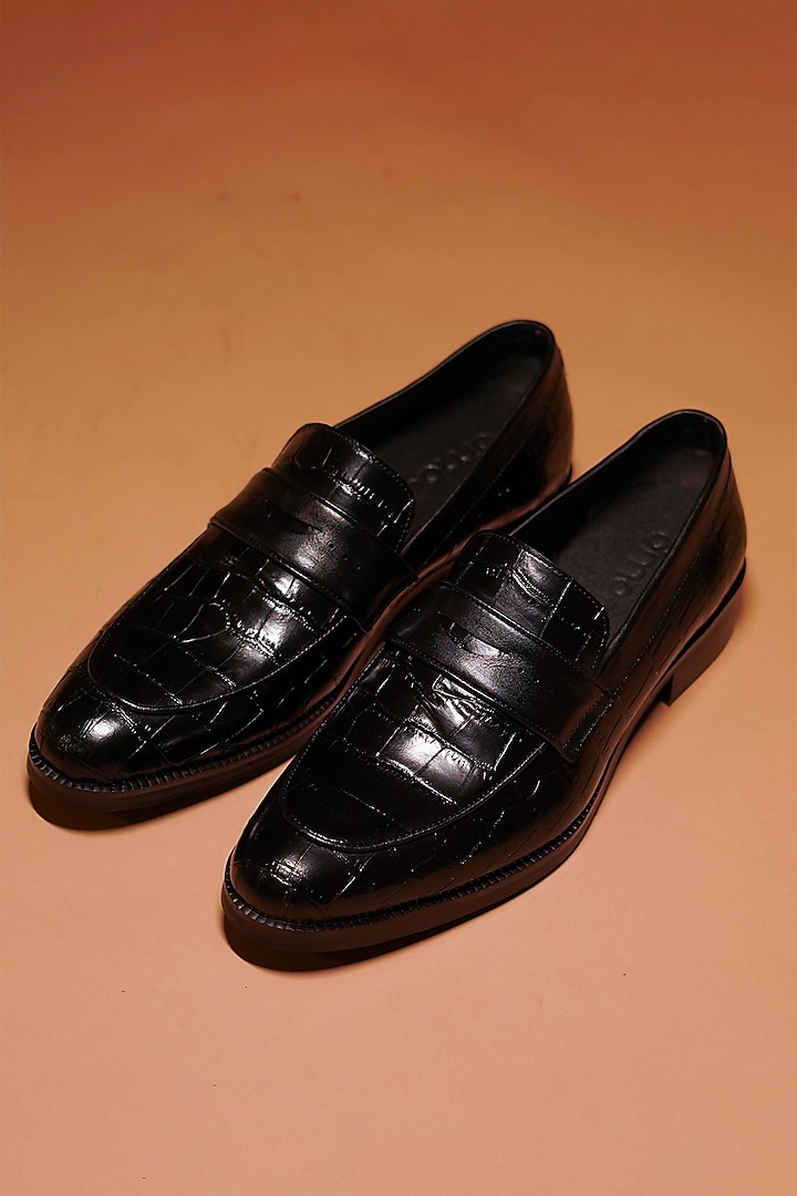 Black Leather Printed Loafers by Dmodot