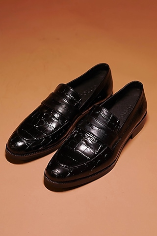 Black Leather Printed Loafers by Dmodot