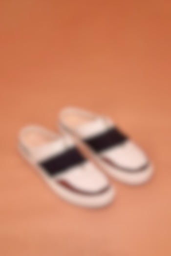 White & Navy Grain Leather Mules by Dmodot at Pernia's Pop Up Shop