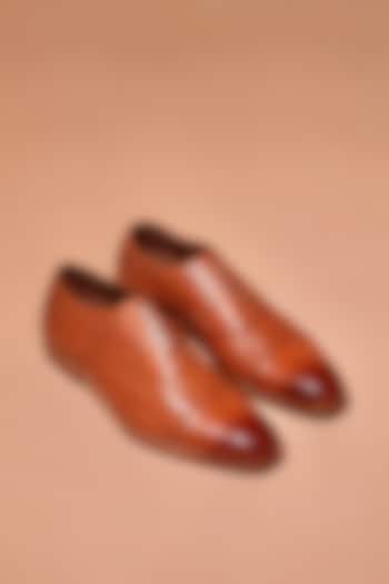 Dual-Tone Tan Leather Oxford Shoes by Dmodot at Pernia's Pop Up Shop