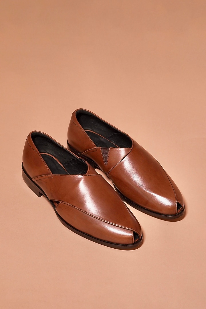 Dark Brown Grain Leather Peshwari by Dmodot at Pernia's Pop Up Shop