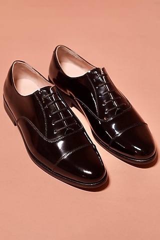 Black Patent Leather Oxford Shoes by Dmodot