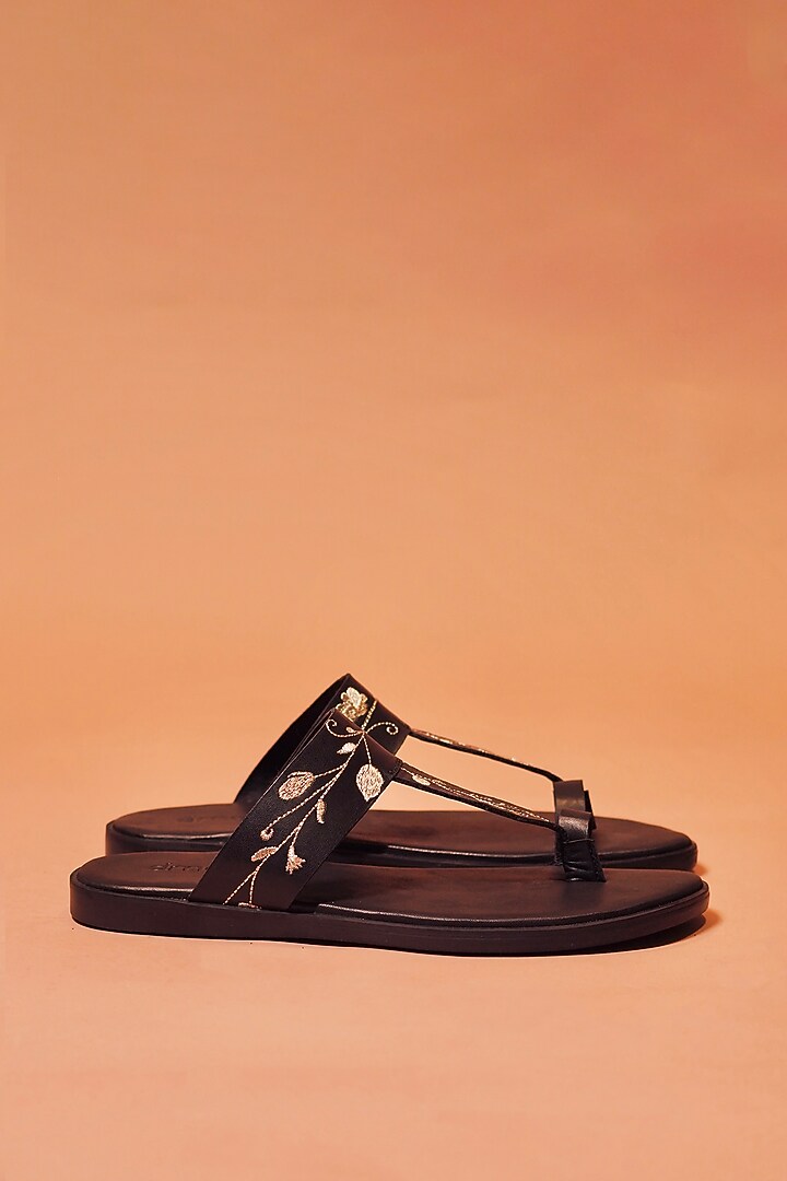 Black Grain Leather Embroidered Kolhapuri Flats by Dmodot at Pernia's Pop Up Shop