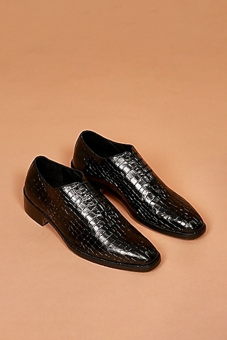 Black Leather Embossed Oxford Shoes by Dmodot
