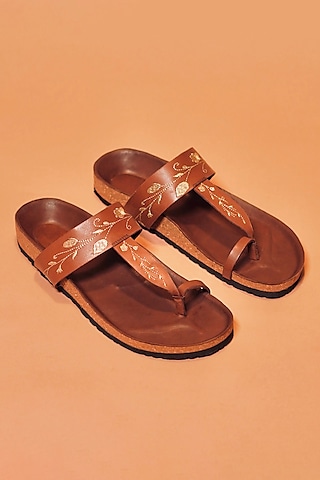 Brown Full-Grain Leather Kolhapuri by Dmodot