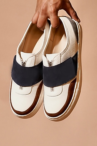 White & Navy Leather Zipper Sneakers by Dmodot