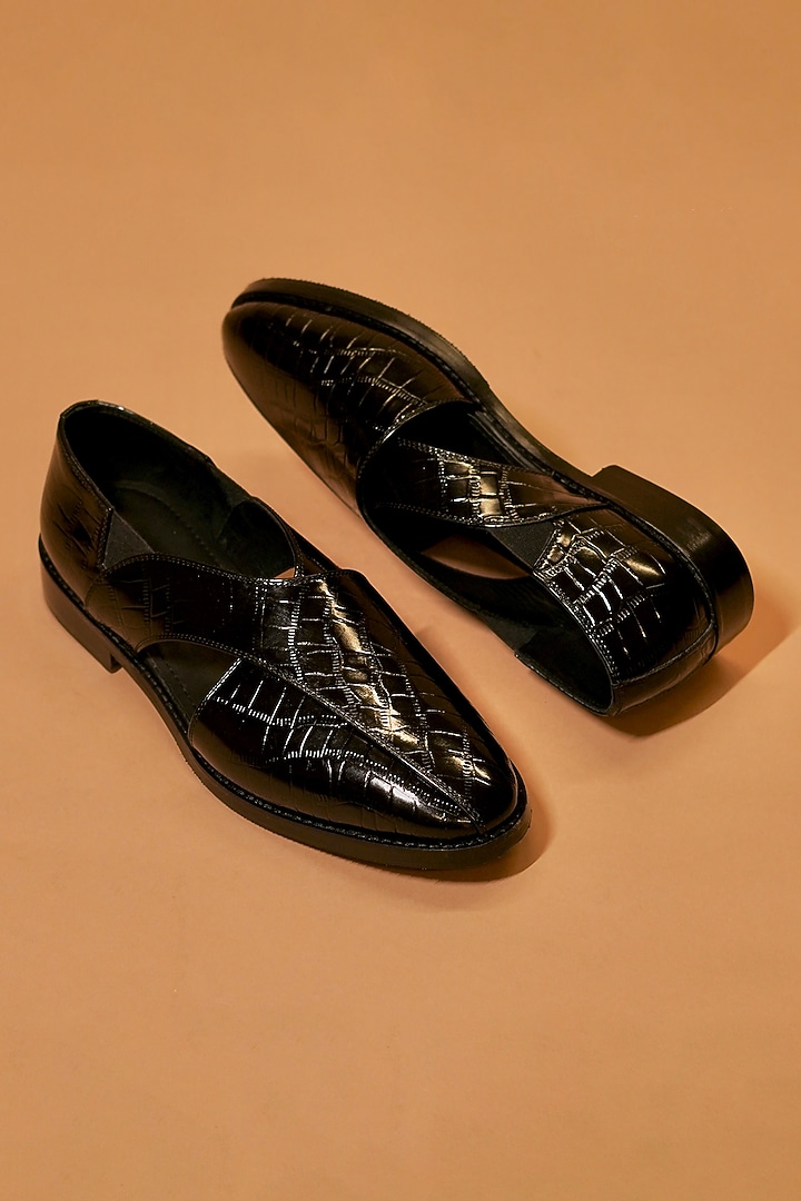 Black Leather Embossed Peshwari by Dmodot at Pernia's Pop Up Shop