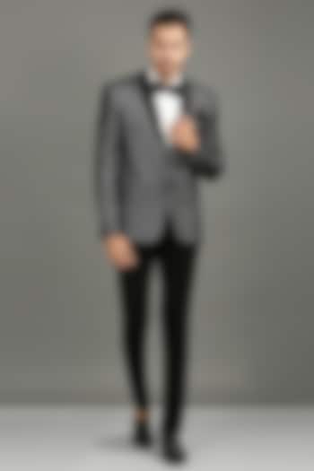 Grey Suiting Tuxedo Set by DMODE
