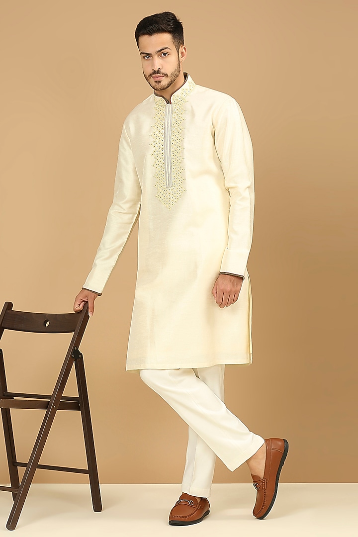 Lilac Dupion Silk Floral Embroidered Bundi Jacket Set by DMODE at Pernia's Pop Up Shop
