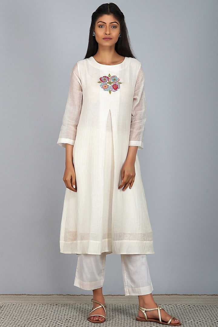 White Embroidered Tunic Set by Devyani Mehrotra at Pernia's Pop Up Shop