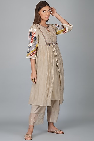 Beige Chanderi Embellished Jacket Kurta Set by Devyani Mehrotra