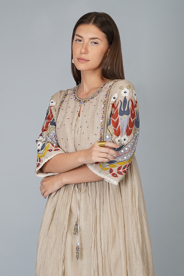 Beige Chanderi Embellished Jacket Kurta Set by Devyani Mehrotra at Pernia's Pop Up Shop