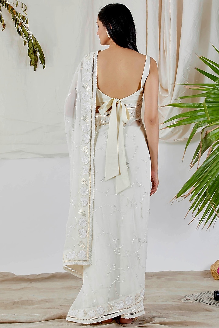 White Embroidered Wedding Saree Set by Devyani Mehrotra at Pernia's Pop Up Shop