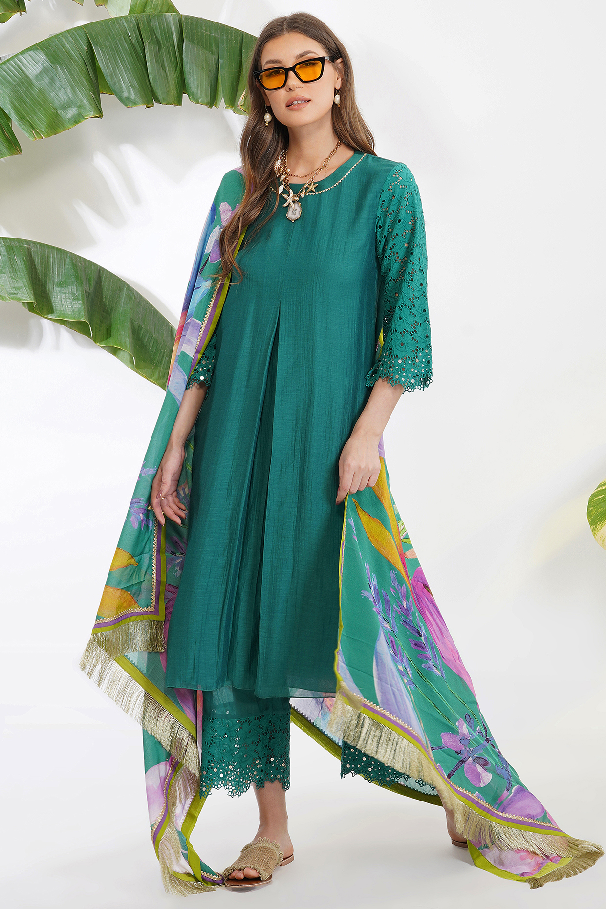 Green Box-Pleated Kurta Set by Devyani Mehrotra at Pernia's Pop Up Shop