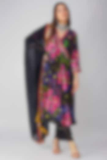 Black Crepe Floral Printed Angrakha Kurta Set by Devyani Mehrotra at Pernia's Pop Up Shop