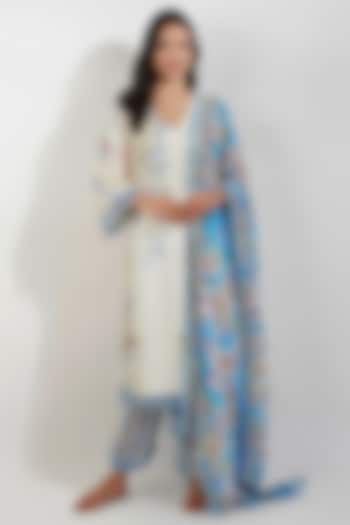 White Viscose Muslin Floral Printed Kurta Set by Devyani Mehrotra at Pernia's Pop Up Shop